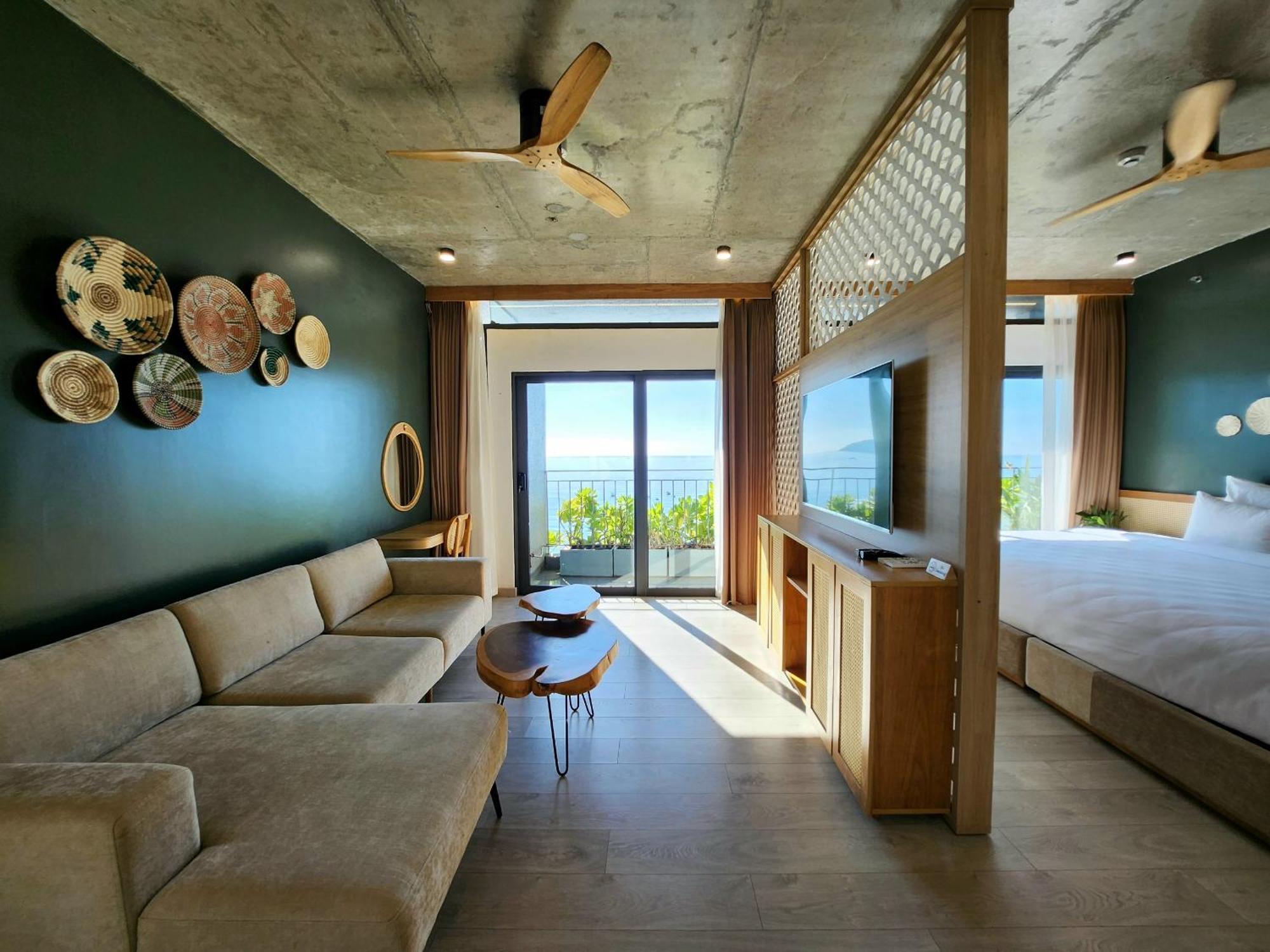 Leaf Beachfront Khách sạn