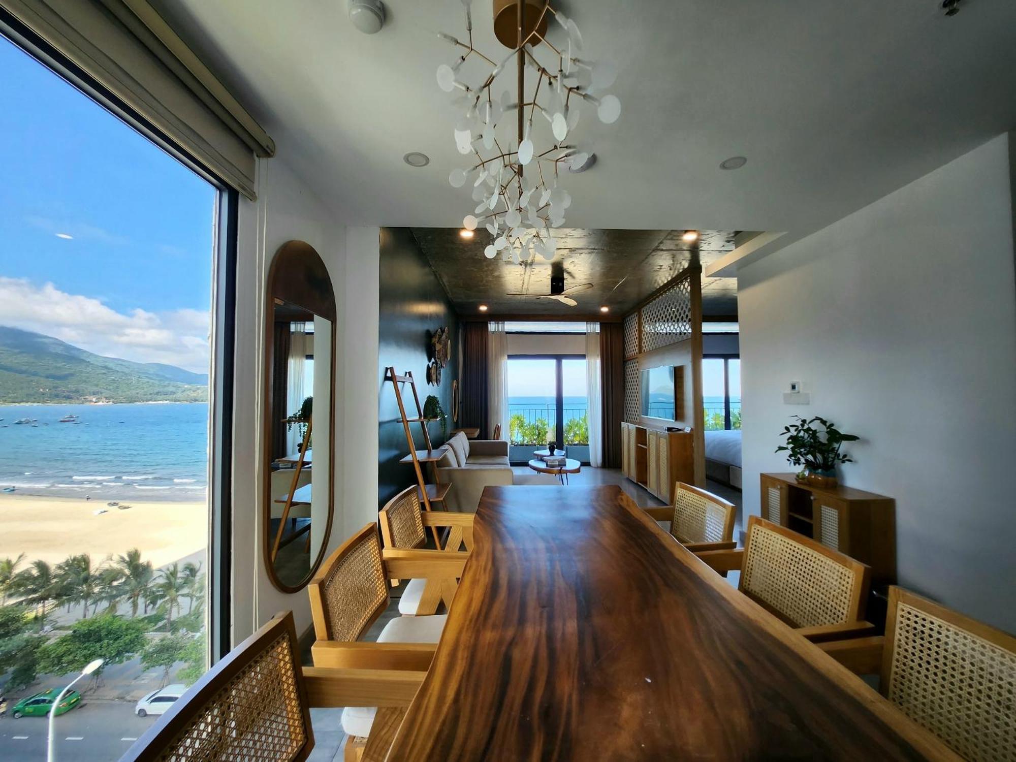 Khách sạn Leaf Beachfront