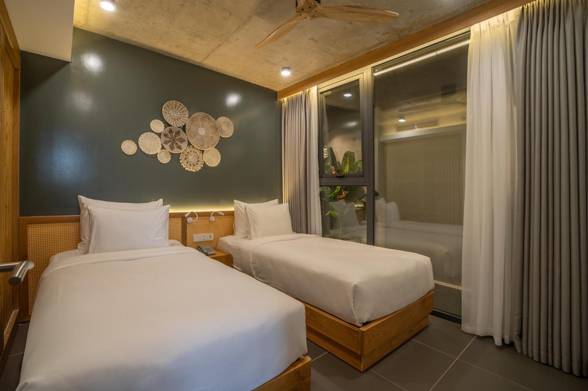 Leaf Beachfront Khách sạn 4*