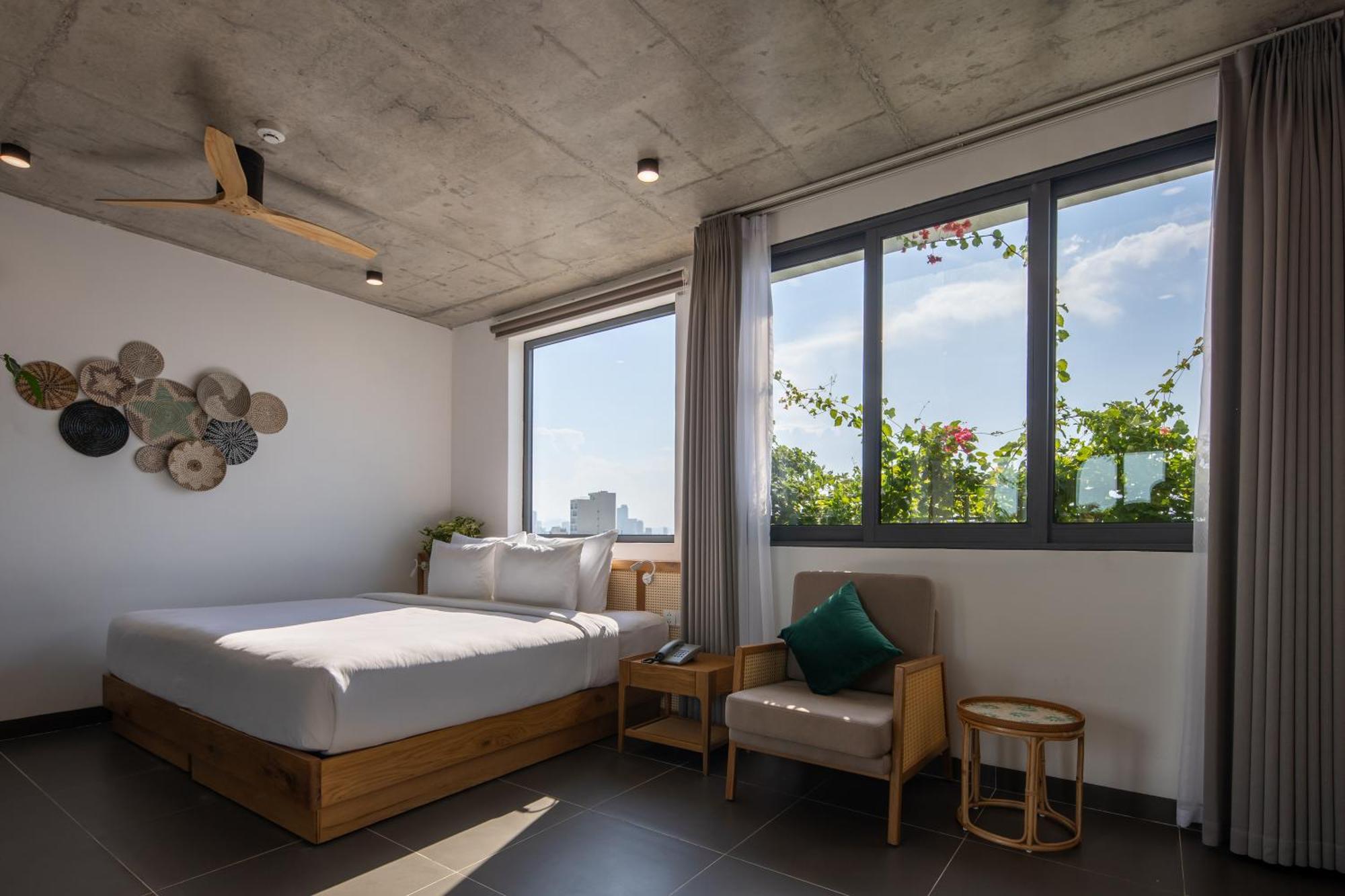 Leaf Beachfront 4* Đà Nẵng